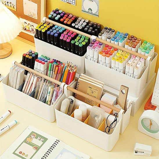 organisateur de bureau transportable avec-plein de feutres