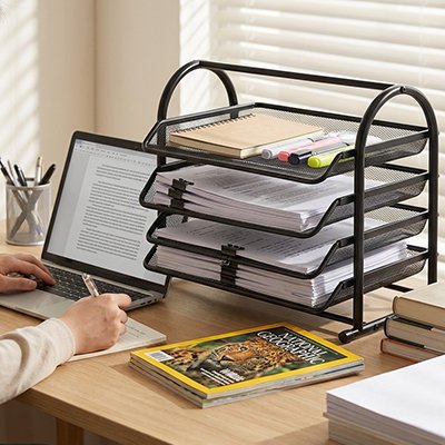 Organiseur de bureau Varnys compact maximisant le rangement vertical et libérant la surface de travail.