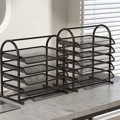 Organiseur de bureau Varnys noir à quatre et cinq plateaux superposés pour rangement vertical.