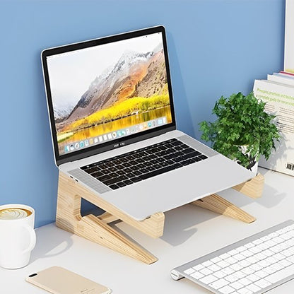 Support PC portable Woodlyx avec base élargie pour stabilité renforcée.